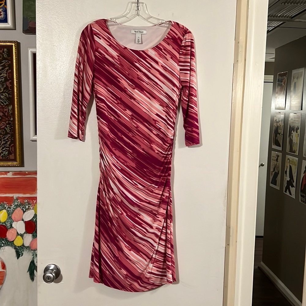 White House | Black Market pinks and cream body con dress 3/4 length sleeve